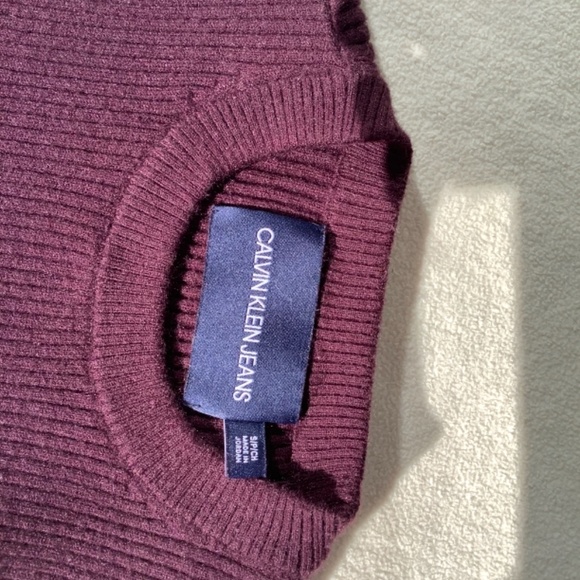 CALVIN KLEIN JEANS WINE AND BLACK CREW NECK SWEATER - Picture 4 of 7